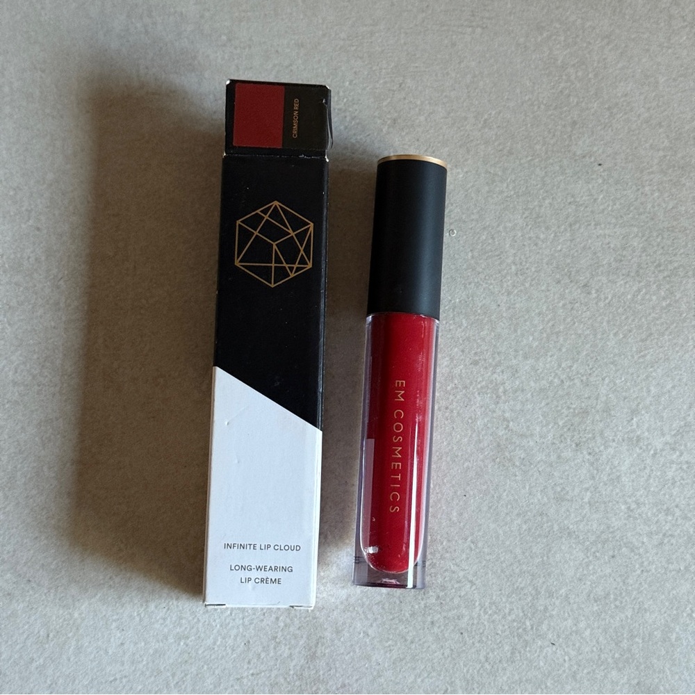 EM Cosmetics Infinite Lip Cloud – Crimson Red